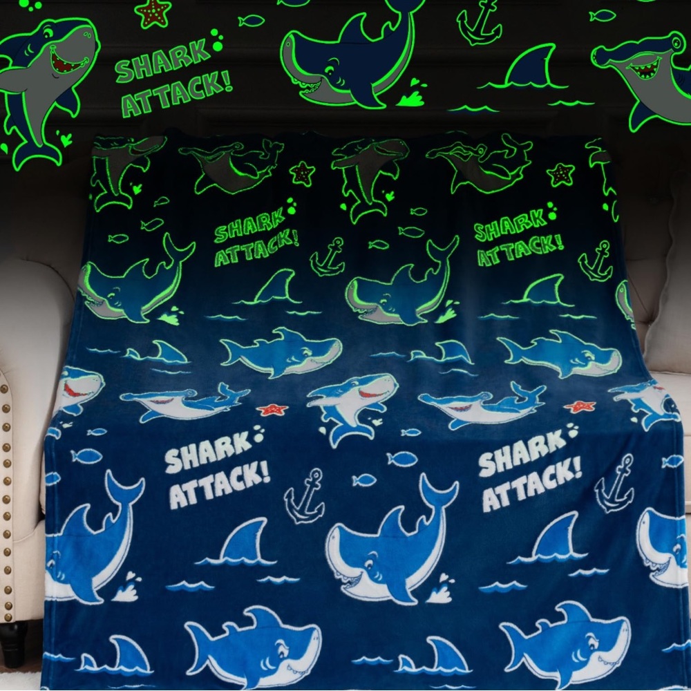 NWT Shark‎ Attack Glow-in-the-Dark Blanket